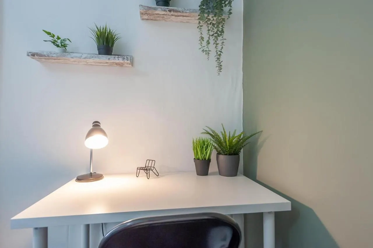 Дом отдыха Вилла Leeds 4-Bed House - Sleeps 9 Free Parking & Wifi Великобритания